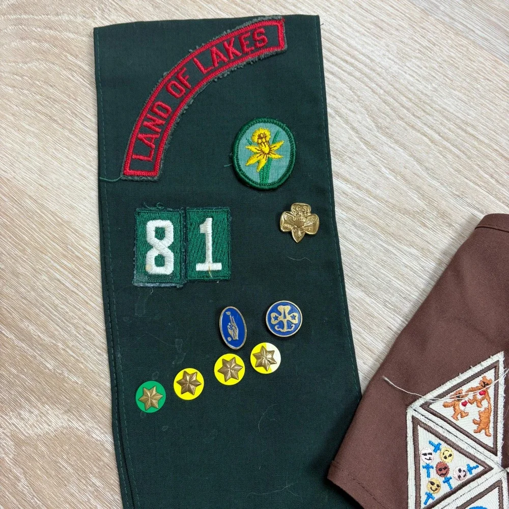 Girl Scout Vest, Sash,‎ Patches, Badges Lot